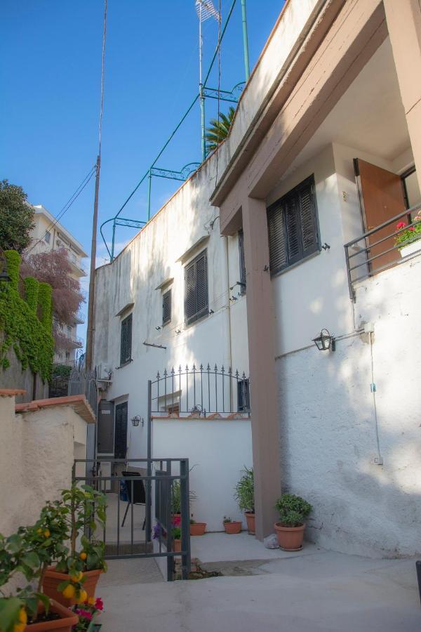 Quintessenza - Sorrento Coast Rentroom Vico Equense Εξωτερικό φωτογραφία